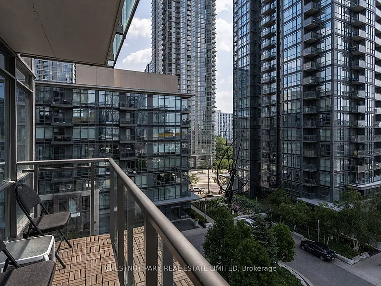 15 Fort York Blvd #710 — Photo 14