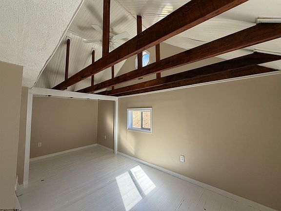 12th image of 2494 Seng Run Rd