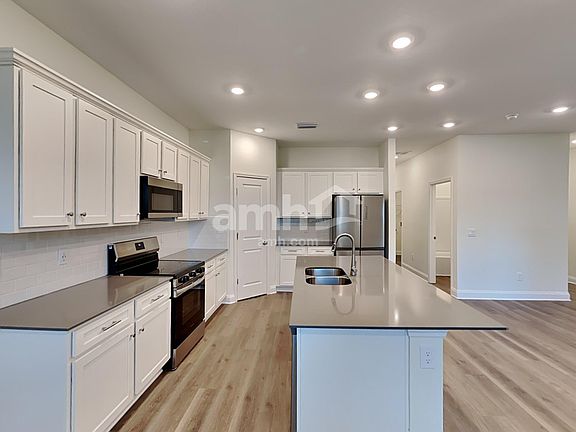 3rd image of 1067 Grafton Ridge Dr