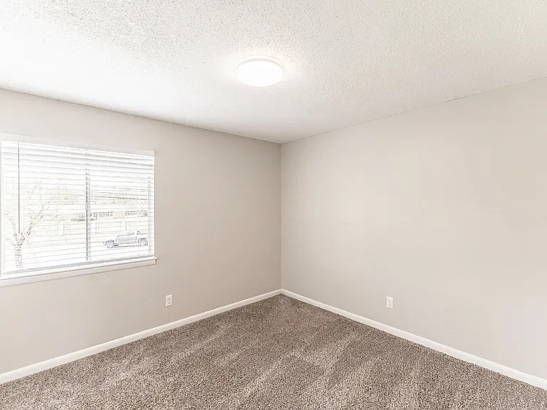 Dover Glen Apartments — Photo 18
