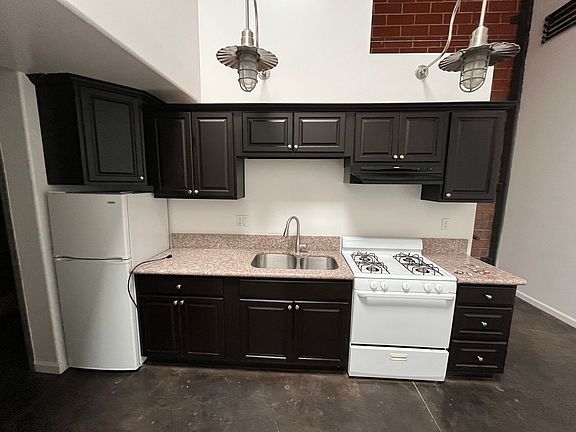 5th image of 1734 N Main St #633-100