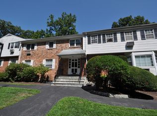 407 Woodland Hills Rd, White Plains, NY 10603