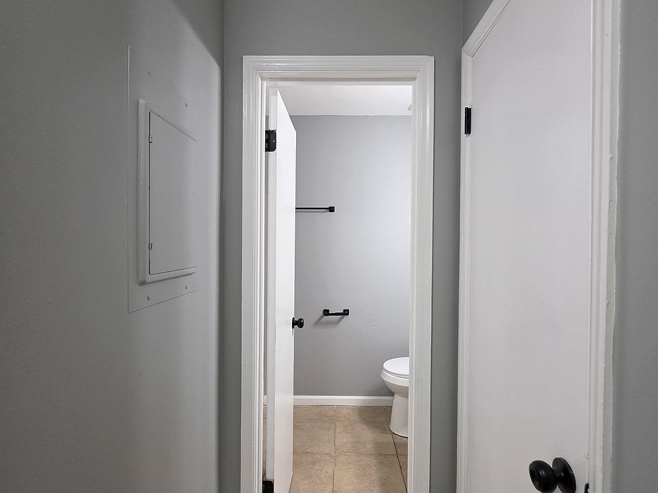1st image of 1495 Oakpointe Ct SW #C