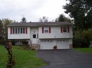 1 Partington Pl, New Paltz, NY 12561