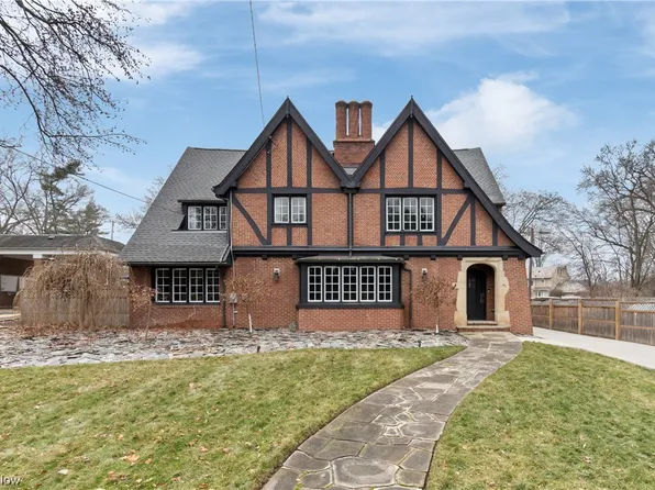 40 N Portage Path, Akron, OH 44303
