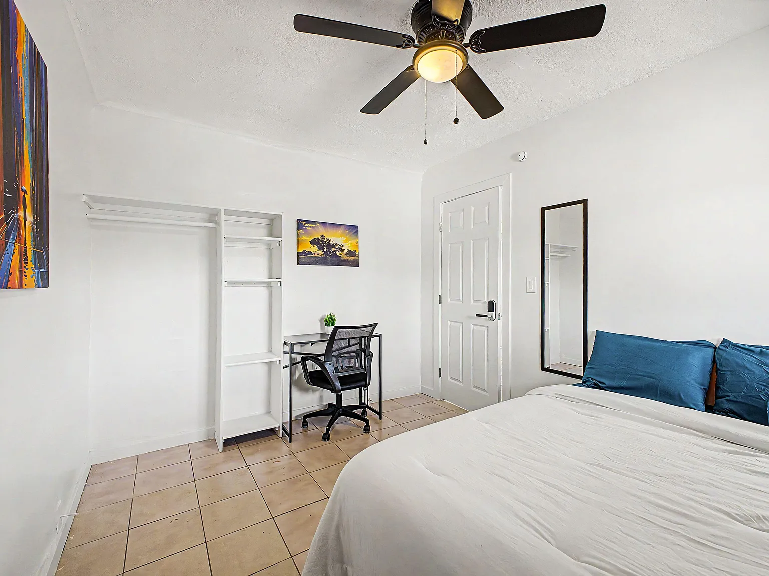 4 bed, 3.0 bath, 1600 sqft, $754 — Photo 2