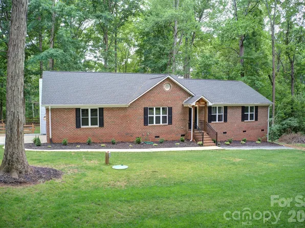 636 Wilderness Trl, Denver, NC 28037