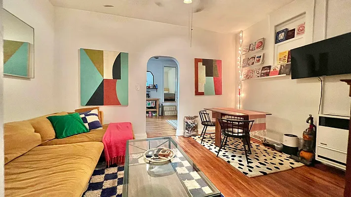 Rented by The Agency | media 9