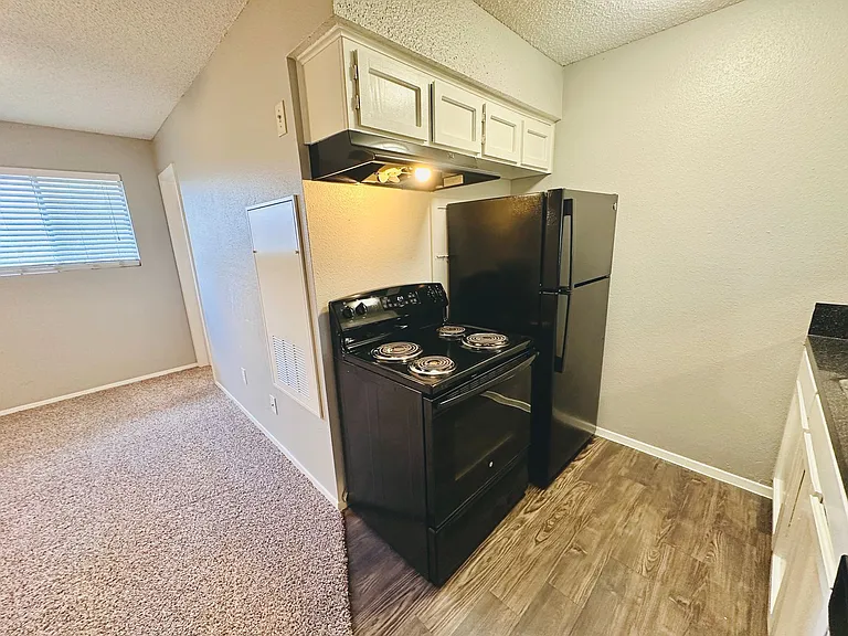 Awesome open Studio Apartments Close to Downtown — Photo 64