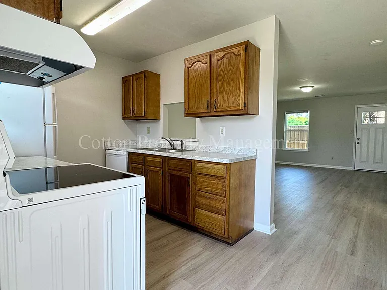 315 S Dudley St #13 — Photo 7