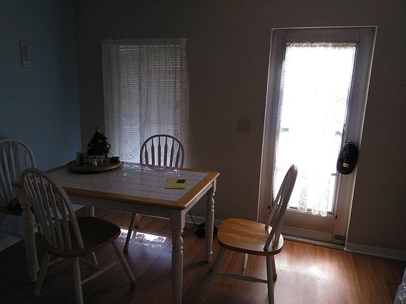 5th image of 310 Taho Cir