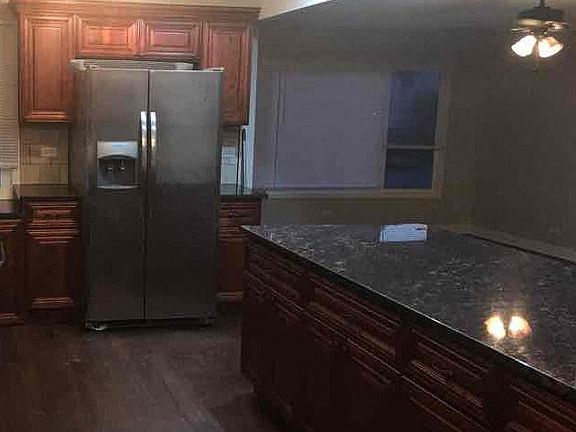 4th image of 16241 Lowell Ave