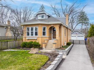 324 Lorraine St, Glen Ellyn, IL 60137