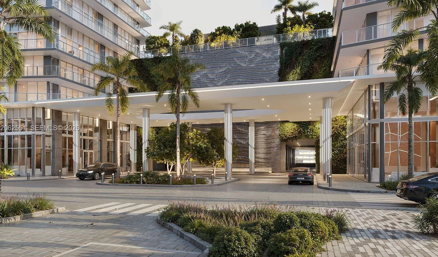 Hallandale Oasis — Photo 1