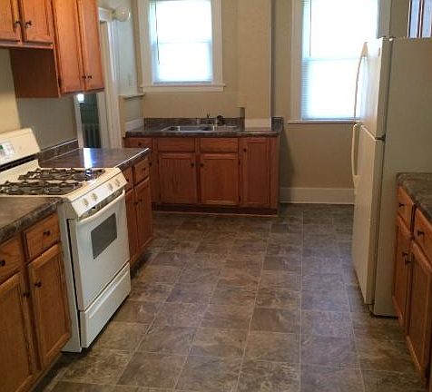 3rd image of 695 Charles Ave