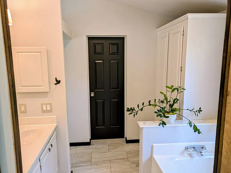 En suite bathoom