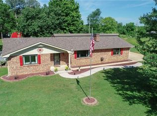 801 Cherry Ave, Gentry, AR 72734