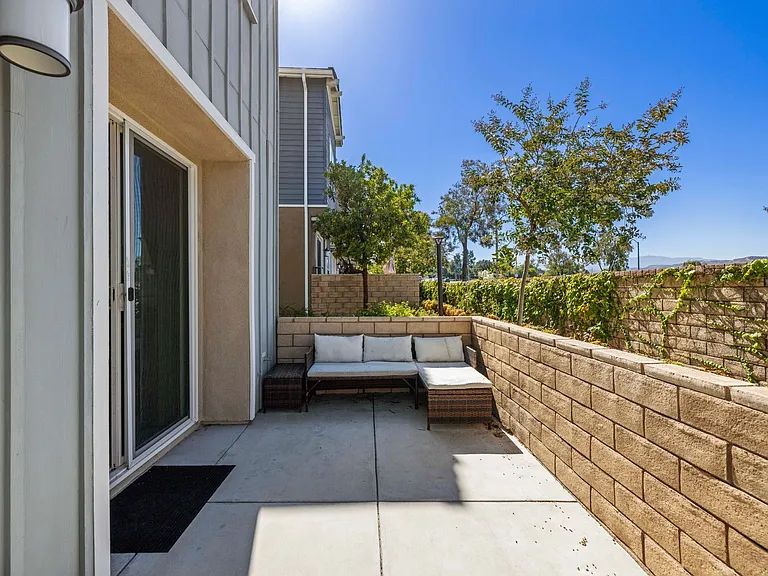 22760 Harmony Dr — Photo 40