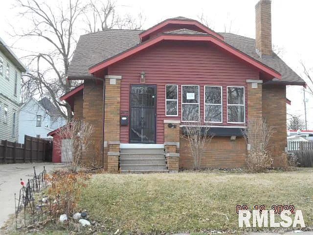 2405 N Ellis St photo 1