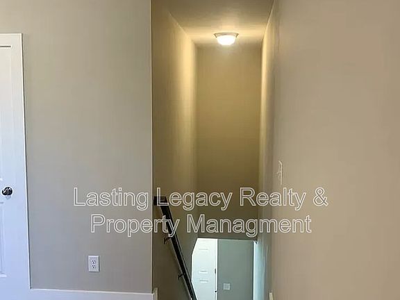 5th image of 1745 Eastfall St