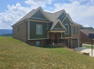 112 Landon Dr, Mount Carmel, TN 37645