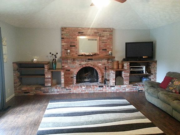 3rd image of 4411 Kirkwood Dr