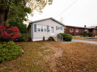 21 Batcheller Ave, Cranston, RI 02920