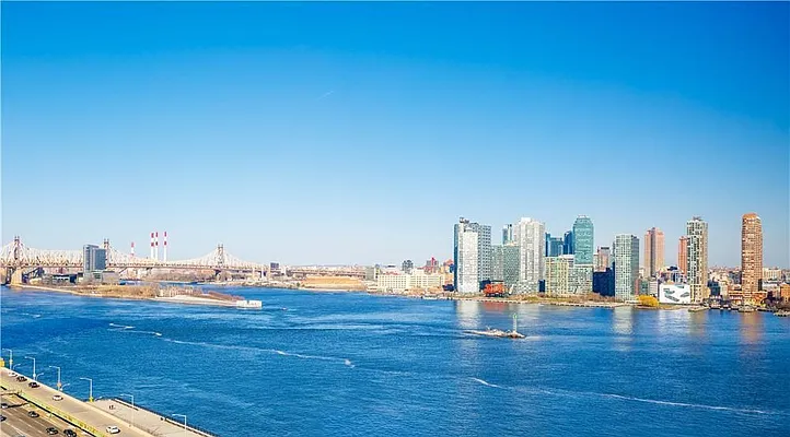 Rented by Luxury Habitat | media 10