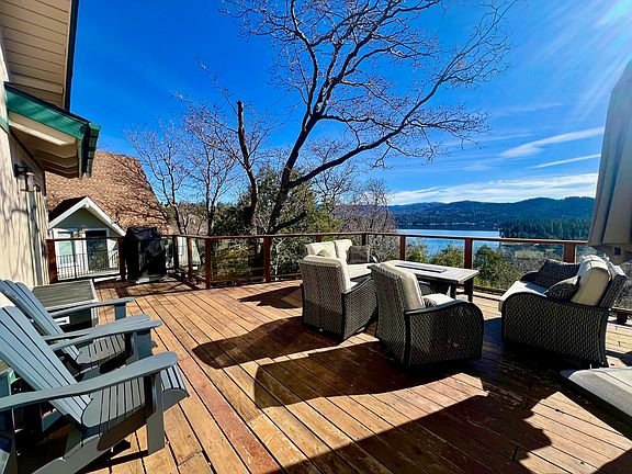 Large deck of main floor with amazing lake views.