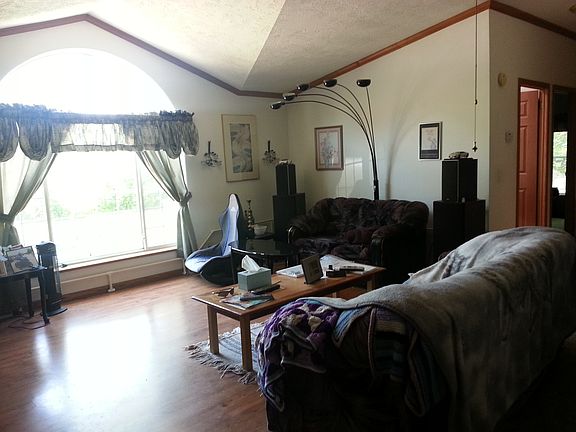 4th image of 131 111th Sq NE