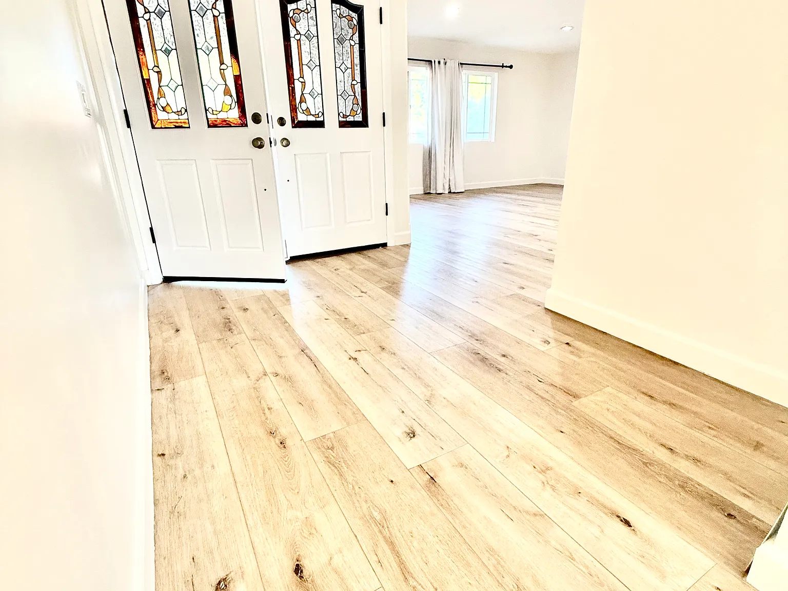 2121 Mignon Way — Photo 3