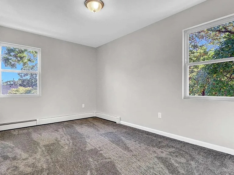 360 44th St — Photo 8