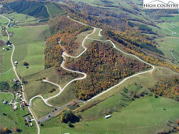 2nd image of 21 Twin Oaks Mountain Boulevard