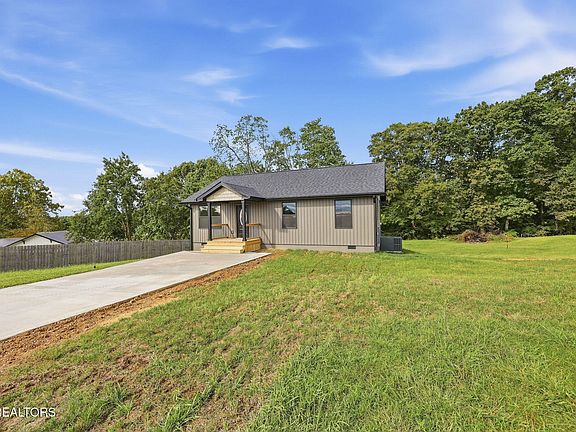 2nd image of 207 Long Hollow Rd
