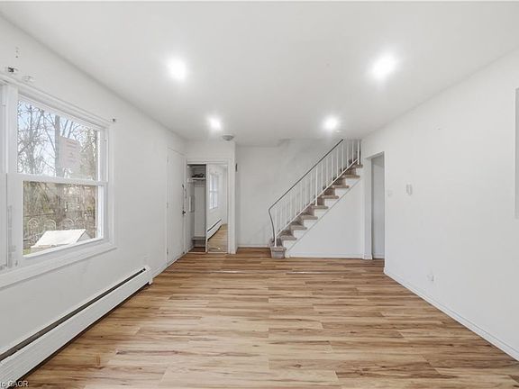 4th image of 76 Borden Pkwy #10