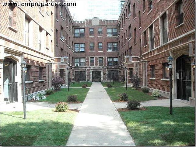 1st image of 516 W Cornelia Ave #6H