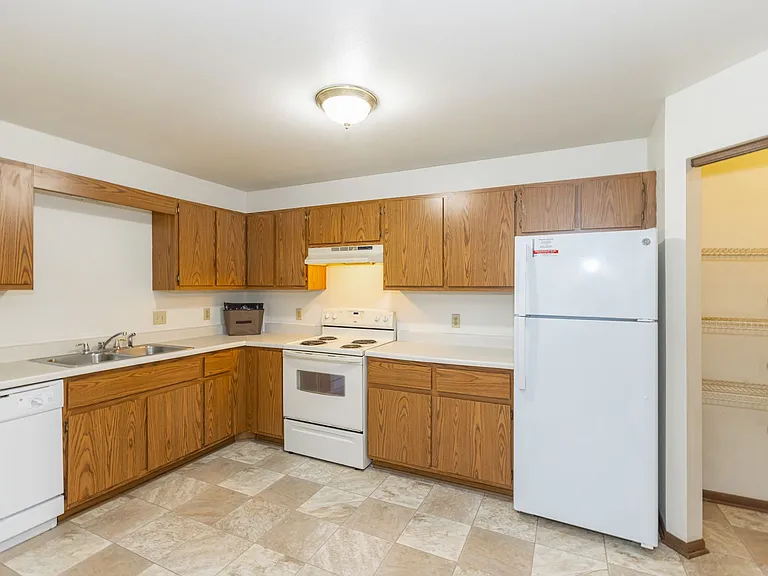 Weston Pines Apartments — Photo 7
