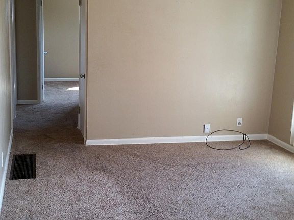 4th image of 449 Glendale Dr