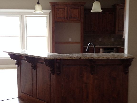 4th image of 397 Port Royal Way