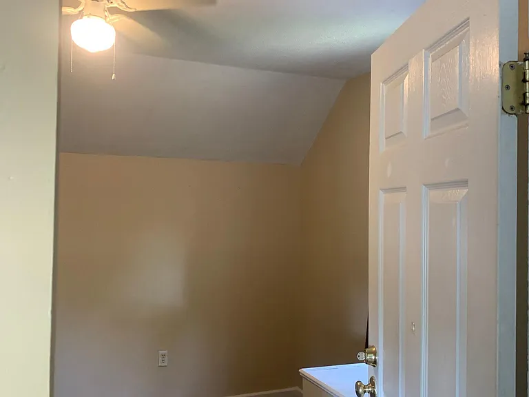 713 Sumner St — Photo 18