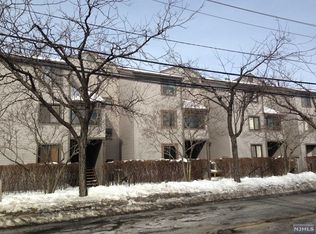 741 10th St, Secaucus, NJ 07094