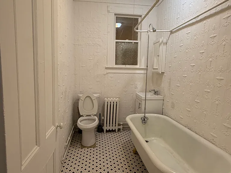 389 Van Duzer St #1B — Photo 12
