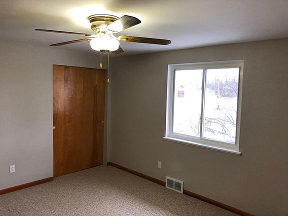 5th image of 6038 Lake Ave