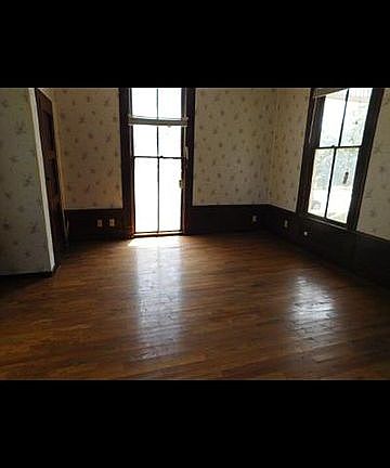 4th image of 302 S Goodrich St