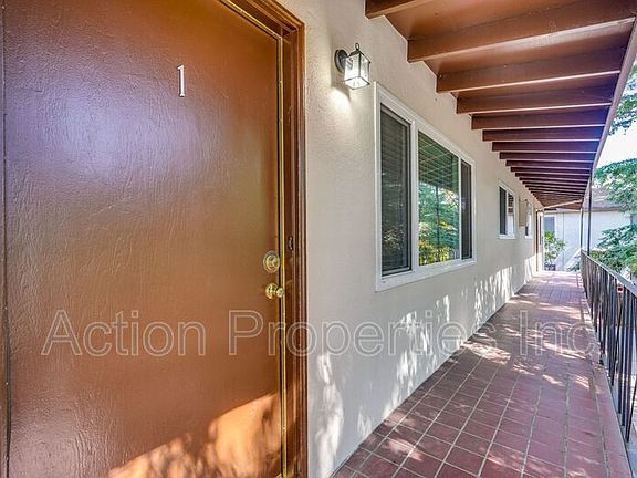 2nd image of 771 Palo Alto Ave Unit 1