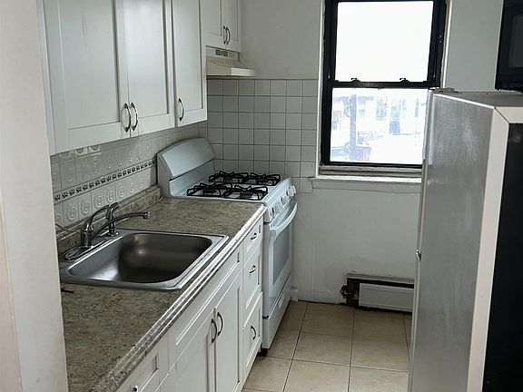 5th image of 708 Boulevard E APT B1