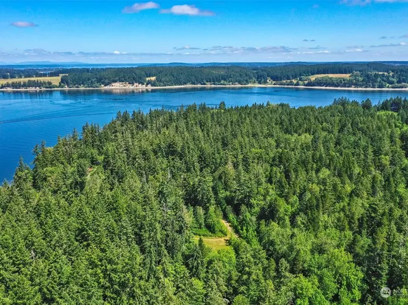 8416 128th Avenue Ct, Anderson Island, WA 98303