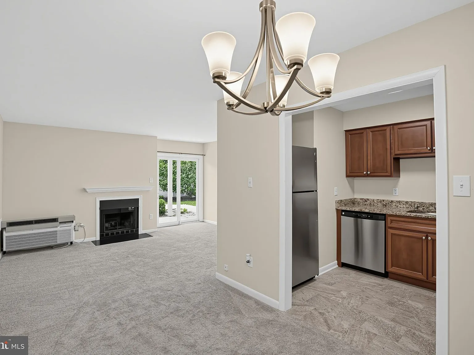 1 bed, 1.0 bath, 654 sqft, $1,750 — Photo 3