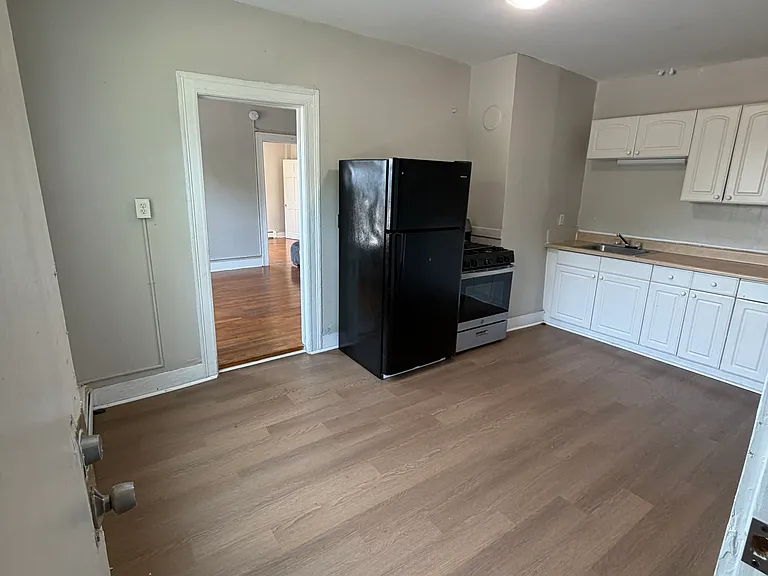 784 Capitol Ave #B4 — Photo 1
