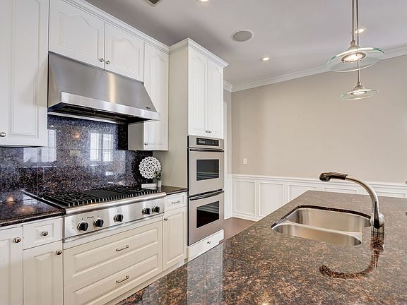 5th image of 700 W Grand Ave #4EW